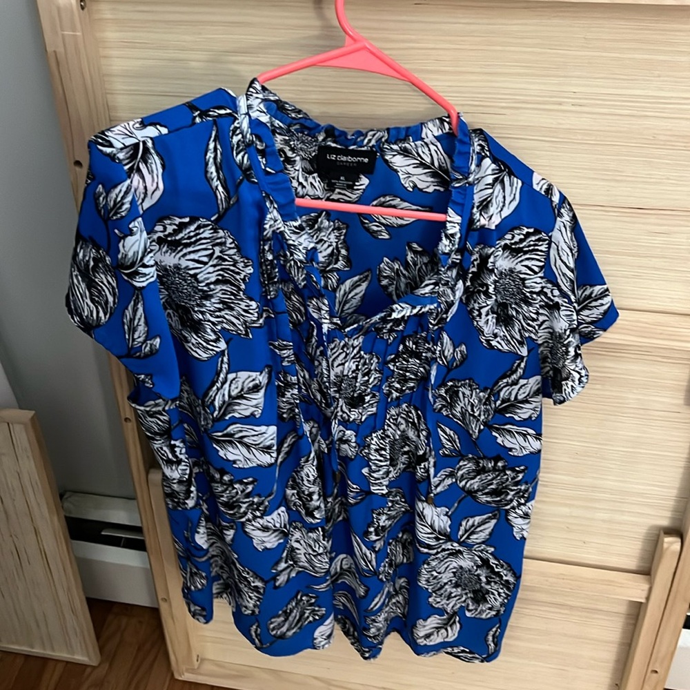 Liz Claiborne Blue Floral Short Sleeve Blouse